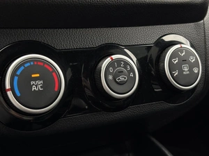Седан Kia Rio 2017 года, 989000 рублей, Ижевск