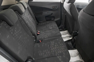 Хетчбэк Toyota Ractis 2015 года, 929000 рублей, Барнаул