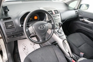 Хетчбэк Toyota Auris 2007 года, 689000 рублей, Красноярск