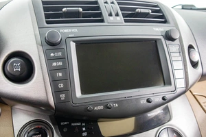 Внедорожник Toyota RAV4 2010 года, 1589000 рублей, Барнаул