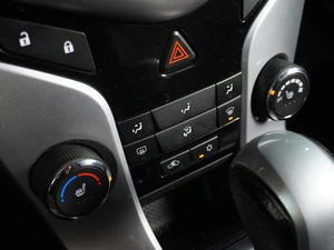 Седан Chevrolet Cruze 2013 года, 909000 рублей, Воронеж