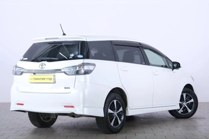 Минивэн Toyota Wish 2017 года, 1889000 рублей, Омск