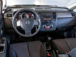 Хетчбэк Nissan Tiida 2011 года, 540000 рублей, Краснодар