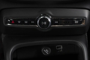 Внедорожник Volvo XC40 2018 года, 2550000 рублей, Омск