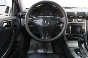 Хетчбэк Mercedes-benz C-класс 2002 года, 729000 рублей, Омск