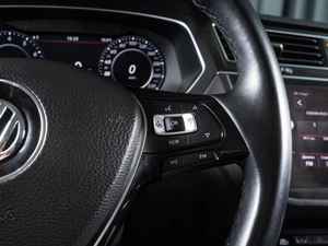 Внедорожник Volkswagen Tiguan 2018 года, 2750000 рублей, Волгоград
