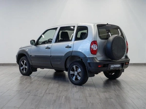 Внедорожник Chevrolet Niva 2017 года, 699000 рублей, Саратов