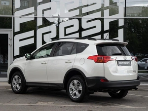 Внедорожник Toyota RAV4 2015 года, 1799000 рублей, Волгоград