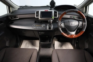 Минивэн Honda Freed 2013 года, 1189000 рублей, Новосибирск