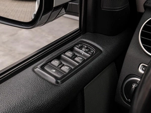 Внедорожник Land Rover Discovery 2015 года, 2850000 рублей, Краснодар