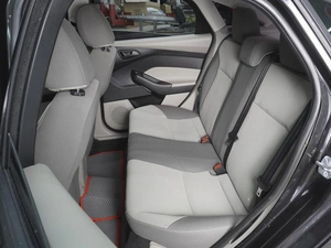 Седан Ford Focus 2012 года, 1050000 рублей, Ростов-на-Дону