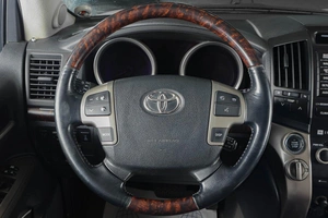 Внедорожник Toyota Land Cruiser 2010 года, 3299000 рублей, Тюмень