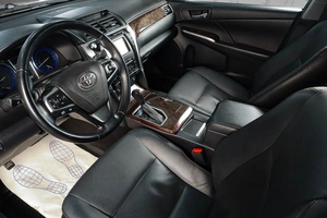 Седан Toyota Camry 2017 года, 2299000 рублей, Тюмень
