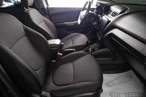 Седан Kia Rio 2017 года, 1099000 рублей, Тюмень