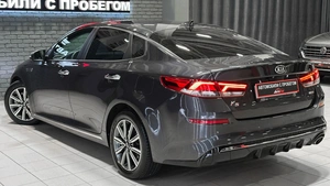 Седан Kia K5 2018 года, 1750000 рублей, Красноярск