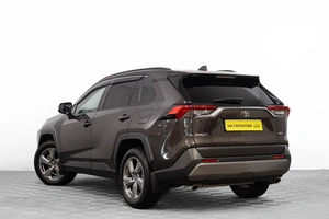 Внедорожник Toyota RAV4 2021 года, 3599000 рублей, Барнаул