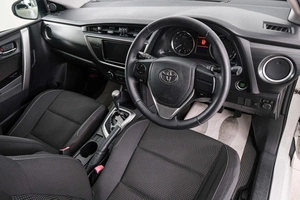 Хетчбэк Toyota Auris 2012 года, 1149000 рублей, Красноярск