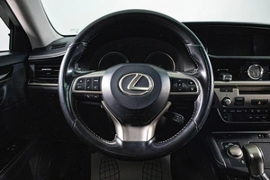 Седан Lexus ES 2017 года, 3119000 рублей, Сургут