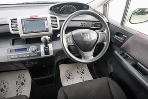 Минивэн Honda Freed 2014 года, 1089000 рублей, Красноярск