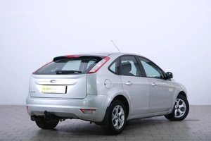 Хетчбэк Ford Focus 2010 года, 799000 рублей, Омск