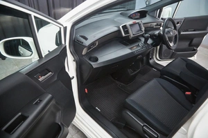 Минивэн Honda Freed 2011 года, 1049000 рублей, Красноярск