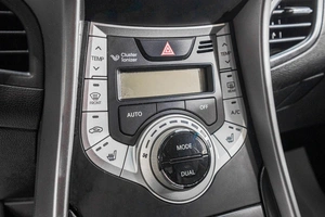 Седан Hyundai Avante 2011 года, 949000 рублей, Барнаул