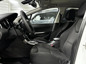 Хетчбэк Peugeot 308 2011 года, 499000 рублей, Ачинск