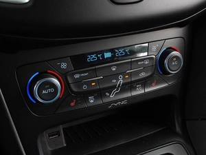 Хетчбэк Ford Focus 2015 года, 1113000 рублей, Воронеж