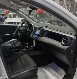 Внедорожник Toyota RAV4 2017 года, 2470000 рублей, Красноярск
