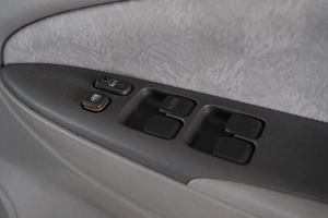 Седан Toyota Prius 1999 года, 439000 рублей, Омск