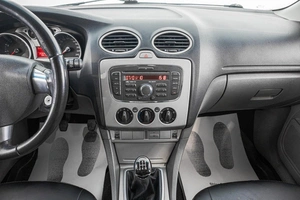 Хетчбэк Ford Focus 2010 года, 519000 рублей, Барнаул