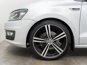 Седан Volkswagen Polo 2019 года, 1299000 рублей, Красноярск
