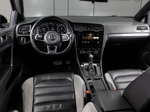 Хетчбэк Volkswagen Golf 2019 года, 1999000 рублей, Тюмень