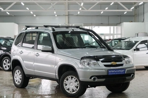 Внедорожник Chevrolet Niva 2014 года, 639000 рублей, Омск
