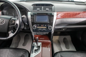 Седан Toyota Camry 2013 года, 1639000 рублей, Барнаул