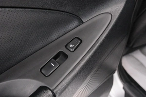 Седан Hyundai Sonata 2011 года, 1199000 рублей, Красноярск