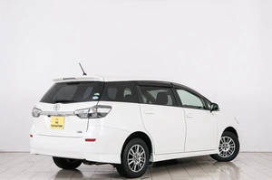Минивэн Toyota Wish 2015 года, 2099000 рублей, Красноярск
