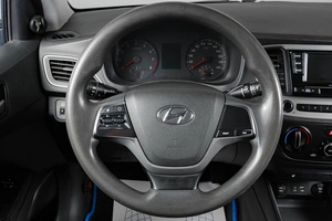 Седан Hyundai Solaris 2017 года, 789000 рублей, Тюмень