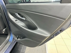 Хетчбэк Hyundai i30 2018 года, 1695200 рублей, Красноярск