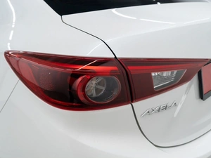 Хетчбэк Mazda Axela 2017 года, 1349000 рублей, Красноярск