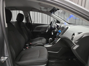 Седан Chevrolet Aveo 2013 года, 749000 рублей, Красноярск