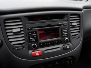 Седан Kia Rio 2010 года, 599000 рублей, Саратов