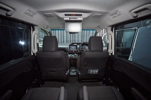 Минивэн Toyota Voxy 2015 года, 1797000 рублей, Красноярск