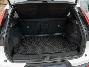 Внедорожник Volvo XC40 2019 года, 2499000 рублей, Саратов