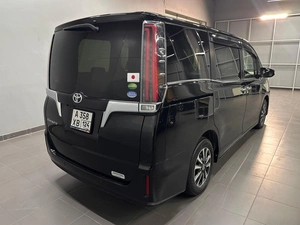 Минивэн Toyota Esquire 2020 года, 2847000 рублей, Красноярск