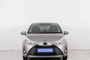Хетчбэк Toyota Vitz 2018 года, 899000 рублей, Красноярск