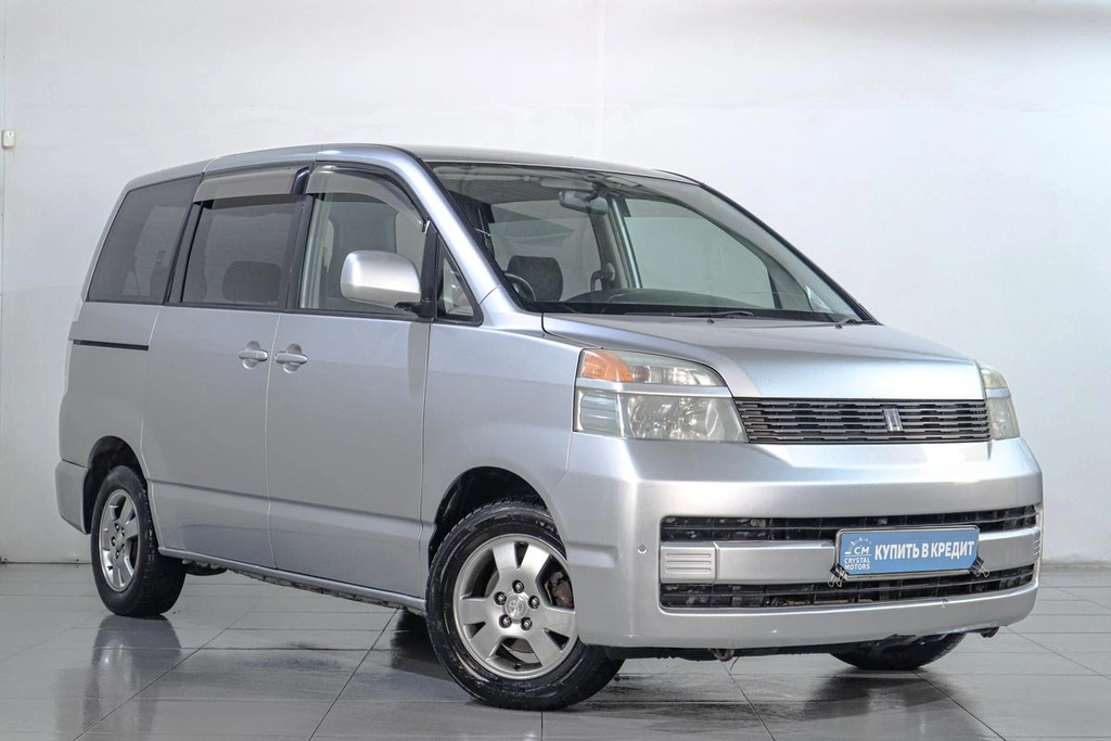 Минивэн Toyota Voxy 2003 года, 1139000 рублей, Челябинск