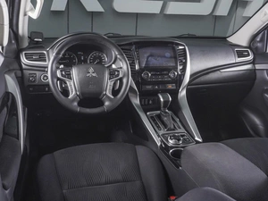 Внедорожник Mitsubishi Pajero Sport 2017 года, 2650000 рублей, Ростов-на-Дону