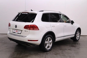 Внедорожник Volkswagen Touareg 2012 года, 2200000 рублей, Брянск