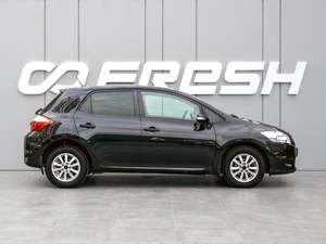 Хетчбэк Toyota Auris 2010 года, 690000 рублей, Краснодар